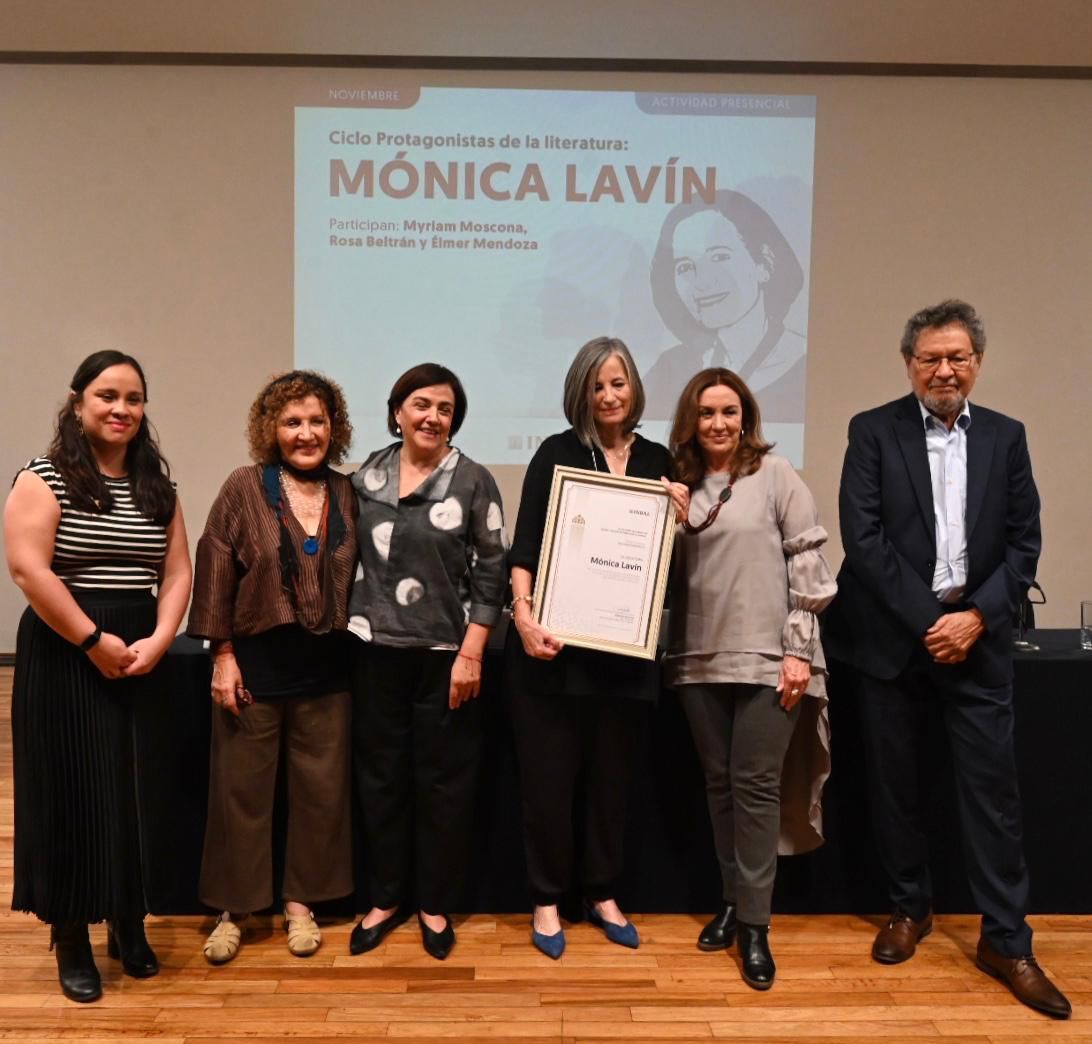 Monica lavin evento